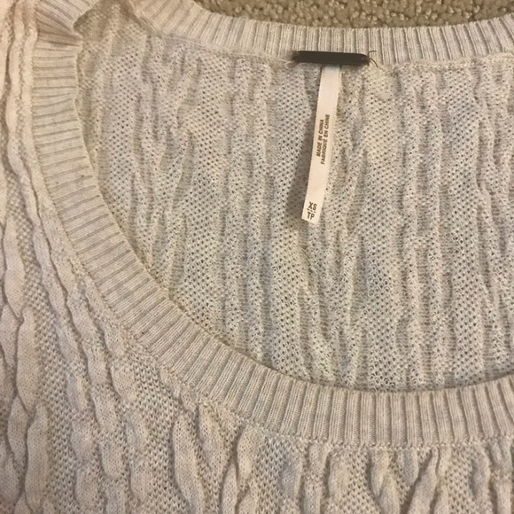 Free People Sweaters - Crop top free people sweater Free People Sweaters - Crop top free people sweater